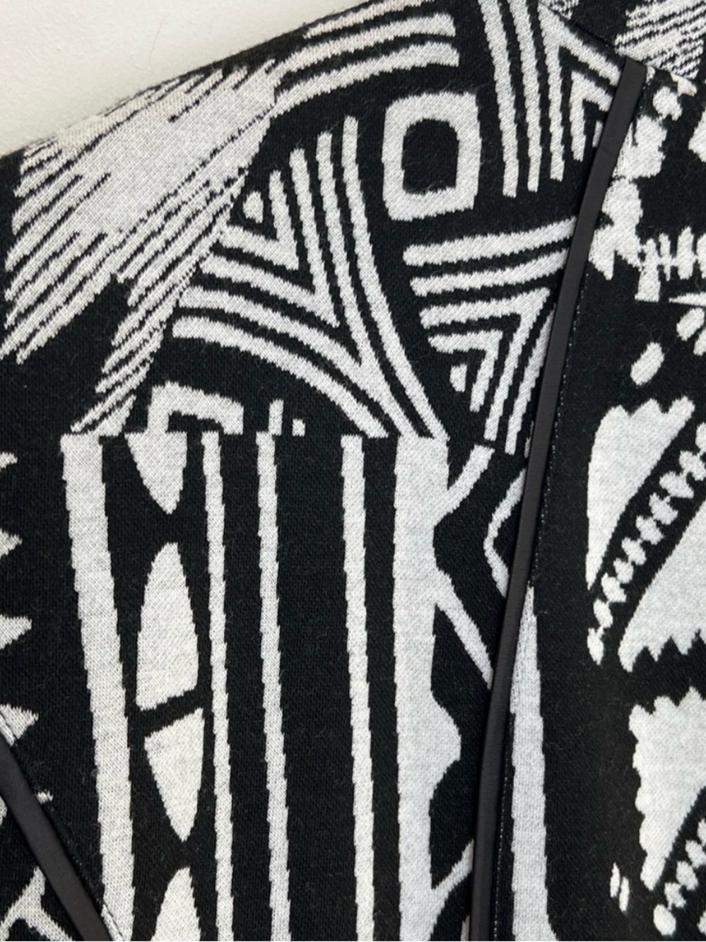 Frank Lyman Design Black White Ikat Faux Leather Knit Blazer Jacket Size 8 - Picture 7 of 16